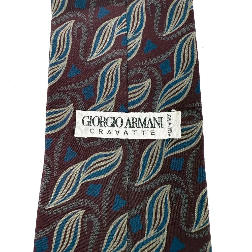 Giorgio Armani Silk Tie Burgundy Blue Paisley Made in Italy L: 55